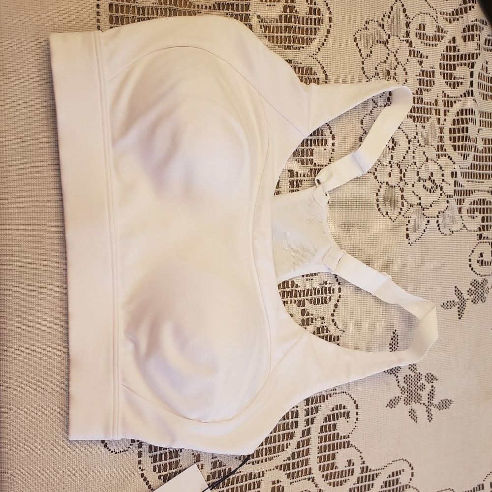 White Gymshark Sportsbra